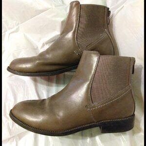 Gray zip up boots size 8.5